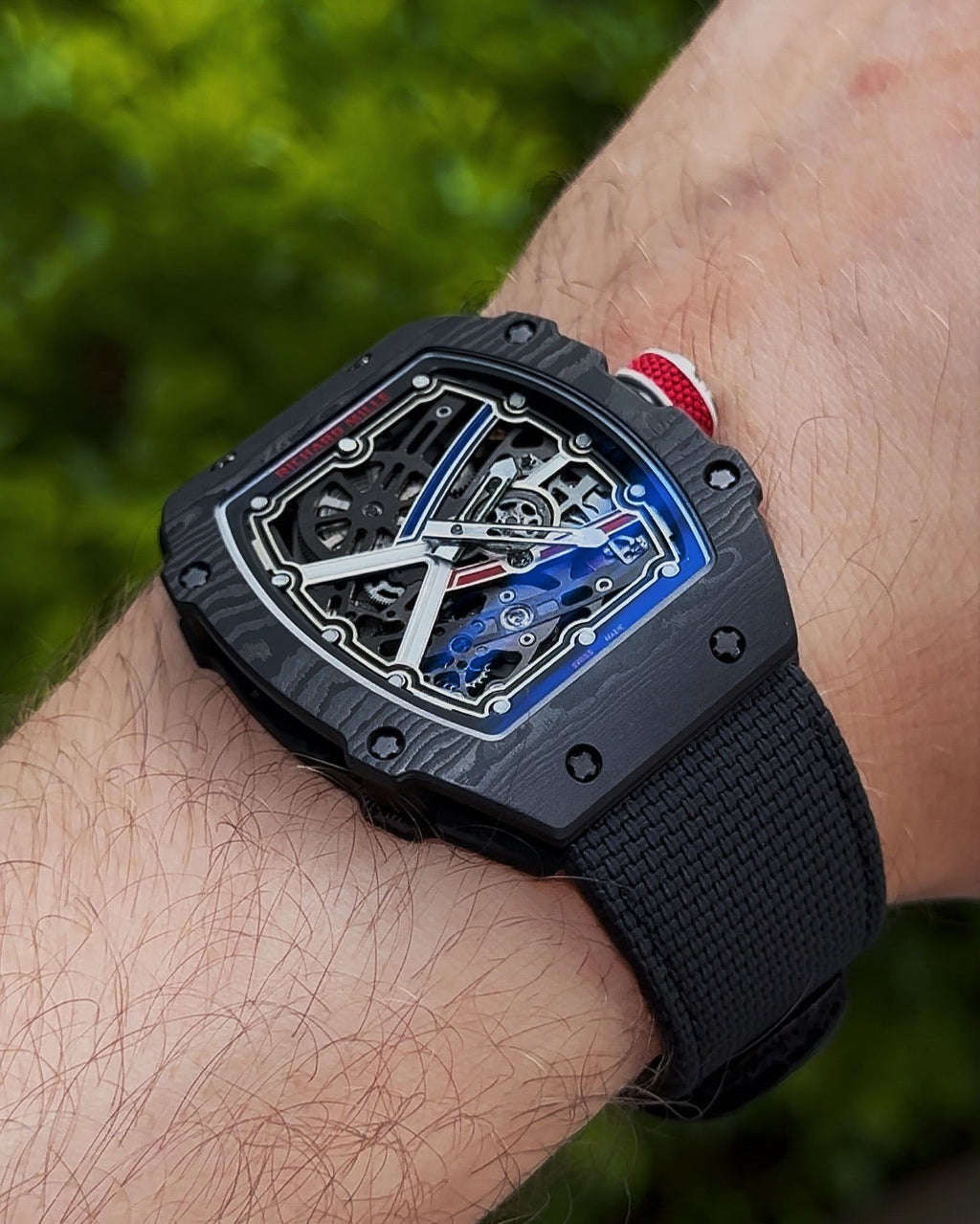RM 6702 — Carbon