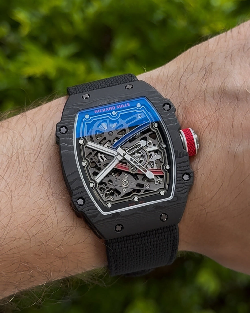 RM 6702 — Carbon